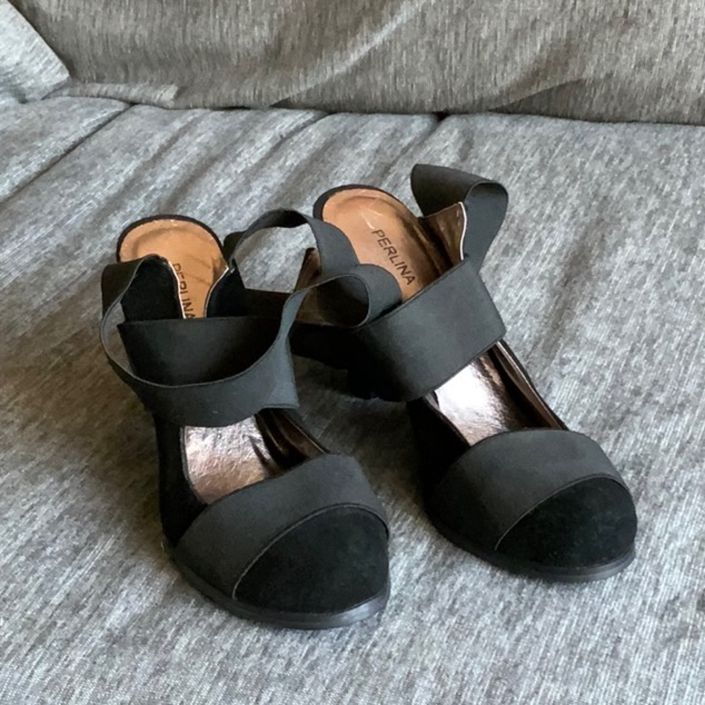 Perlina velvet heels